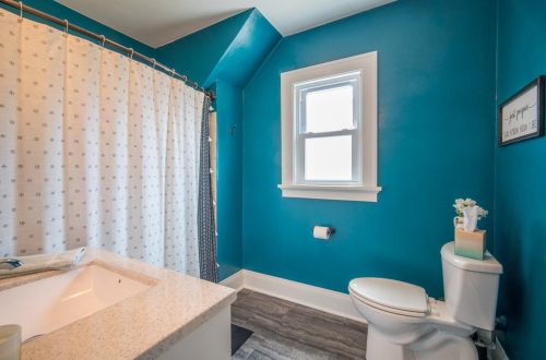 1722 57, Milwaukee WI 53220-3123 exterior