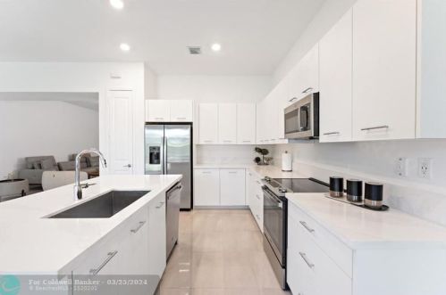 17451 41 St, Hollywood FL 33029-5035 exterior