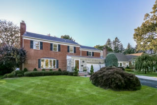 14 Anpell Dr, Scarsdale, NY 10583-6102