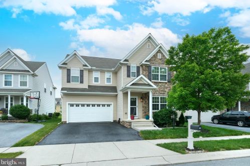 512 Brookshire Dr, Lancaster, PA 17601-5087