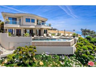 31554 Victoria Point Rd, Malibu, CA 90265-2638