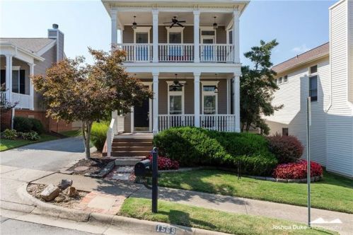1569 Cypress Ln, Fayetteville, AR 72703-3080