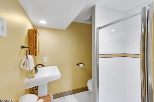 42 Warren Ct, South Orange NJ  07079-2336 exterior