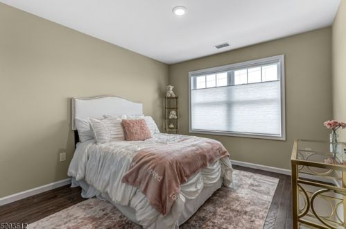 86 Valerie Dr, Manville NJ  08835-1414 exterior