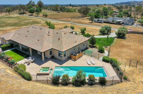3959 Skyhawk Ln, Vacaville CA  95688-9516 exterior
