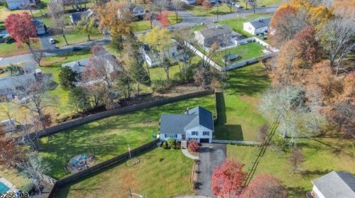 52 White Oak Ct, Parsippany NJ  07054-2325 exterior