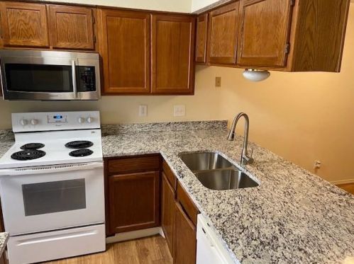 1402 Shufford St, Irving TX  75060-6134 exterior