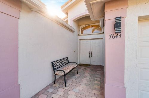7644 Caprio Dr, Boynton Beach FL  33472-7370 exterior