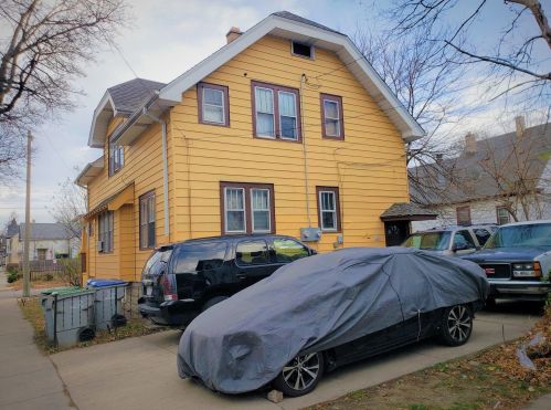 2101 15th Pl, Milwaukee, WI 53215-2641