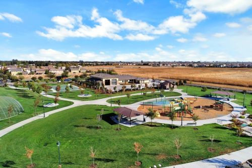 8001 Finchley Ct, Vacaville CA  95687-8253 exterior