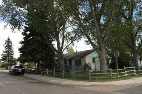 1006 Hancock St, Laramie, WY 82072-2227