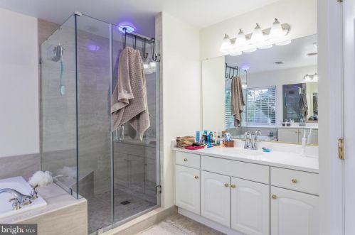 5800 Serengeti Ct, Haymarket VA  20169-3200 exterior