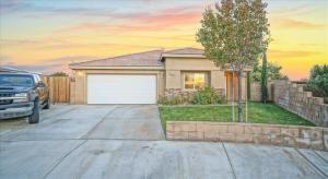 558 Cobb Rd, Lancaster, CA 93535-2020