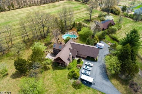 180 Cowperthwaite Rd, Bedminster NJ  07921-2904 exterior