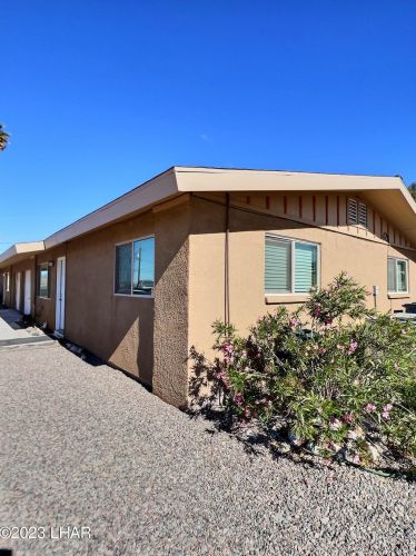 3009 Caliente Dr, Lake Havasu City, AZ 86404-3286