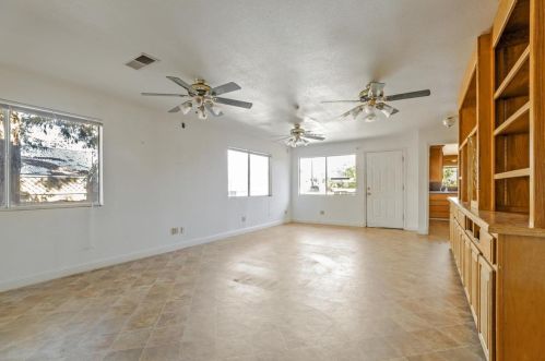 1670 Hillcrest Rd, Hollister CA  95023-5205 exterior