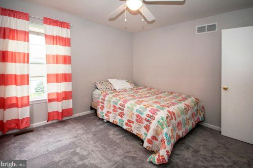 64 Cedar Grove Dr, Erial NJ  08081-5284 exterior