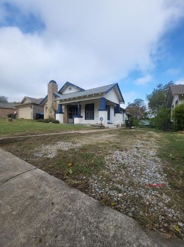 1041 Powell Ave, Fort Worth, TX 76104-6525