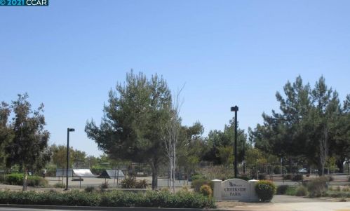 1337 Yosemite Cir, Oakley CA  94561-5205 exterior