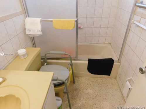 626 17th St, Hialeah FL  33010-3241 exterior