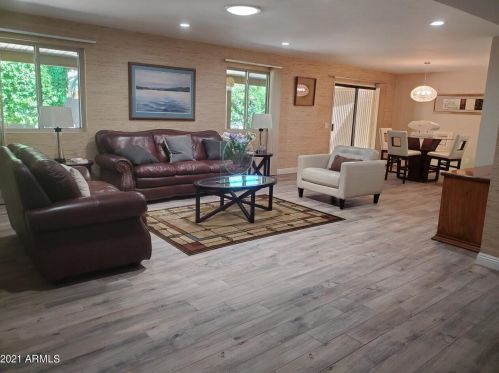 25853 Hollygreen Dr, Chandler, AZ 85248-6860
