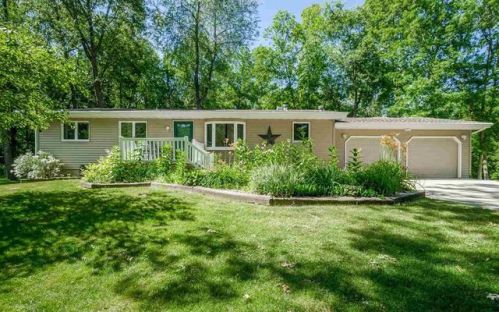 66 Fairidge Cir, Sutliff, IA 52253-8539