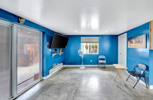 17119 Saticoy St, Van Nuys CA 91406-2146 exterior