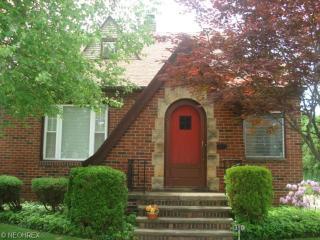 310 197th St, Cleveland, OH 44119-1122