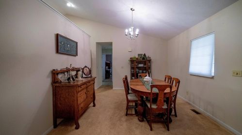 3500 Oakmont Ct, Springfield OH  45502-7207 exterior