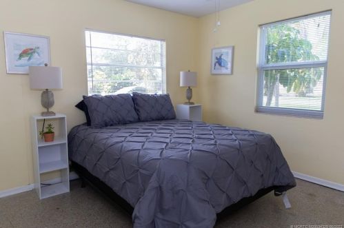 1656 28th Ave, Vero Beach FL  32960-3136 exterior