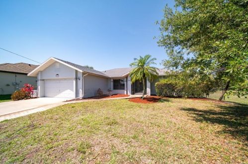 2582 27th Pl, Cape Coral, FL 33914-3835