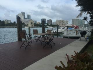 6800 Bay Dr, Miami FL  33141 exterior