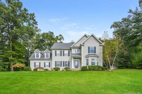 25 Quarry Knoll Cir, Manchester, CT 06040-7142