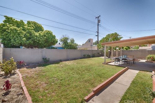 10422 Ponder St, Cypress CA  90630-4462 exterior