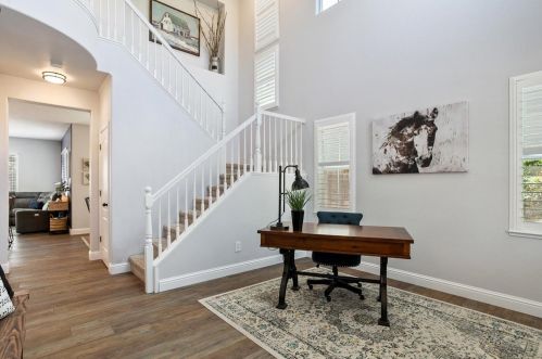 242 Meandering Ln, Turlock CA  95382-7354 exterior