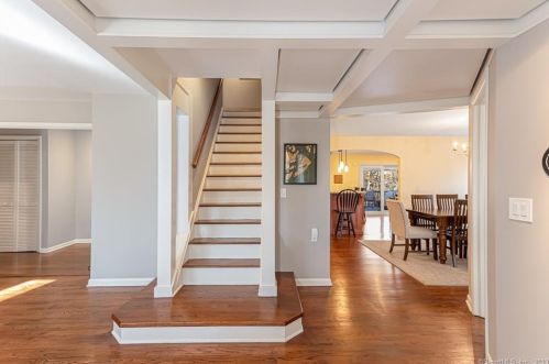 46 Merriland Rd, Stamford, CT 06903-1717