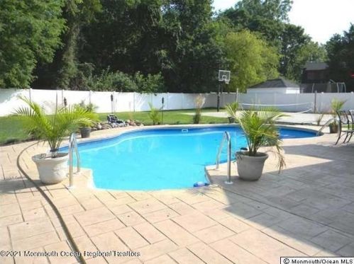 607 Windcrest Ct, Bricktown, NJ 08724-1300