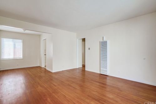 70 Roycroft Ave, Long Beach CA  90814-1822 exterior