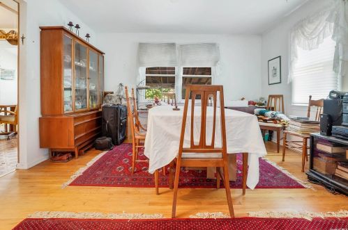 608 6th St, Elwood NY  11731-2326 exterior