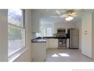28 Gresham St, Milford, CT 06461-2908