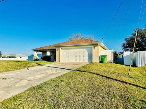 2125 15th St, Cape Coral, FL 33909-1743