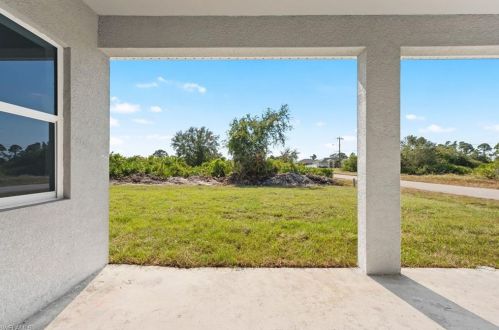 2929 3rd St, Lehigh Acres FL  33936-1875 exterior