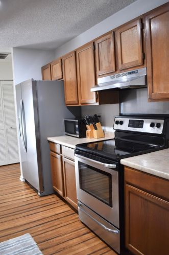 1366 Point Dr, Mount Pleasant SC  29466-9481 exterior