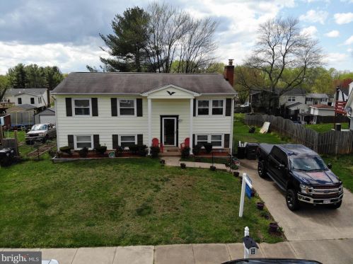 13870 Langstone Dr, Woodbridge, VA 22193-4305