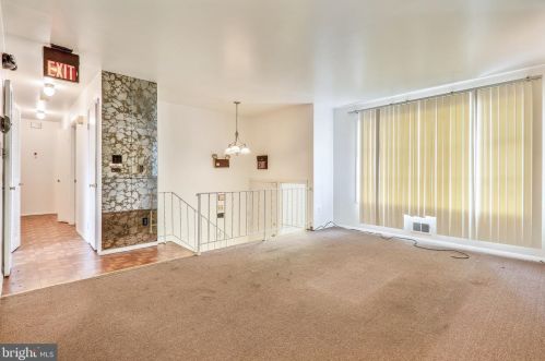 5201 Banks Pl, Washington, DC 20019-6636