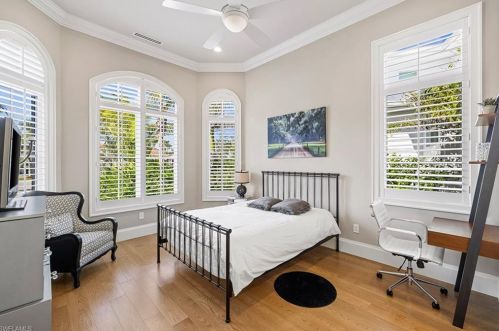 1266 Cobia Ct, Naples FL  34102-1549 exterior