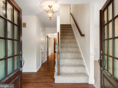 133 Eaton Dr, Wayne, PA 19087-3805