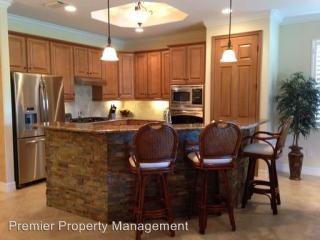 3058 Aviamar Cir, Naples FL  34114-9566 exterior