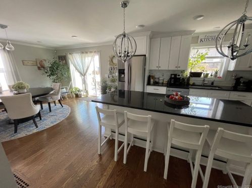 269 Valley Ave, Bridgeport CT  06606-3756 exterior