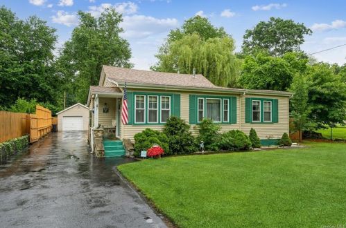 14 Maple St, Greenwood Lake, NY 10925-2625
